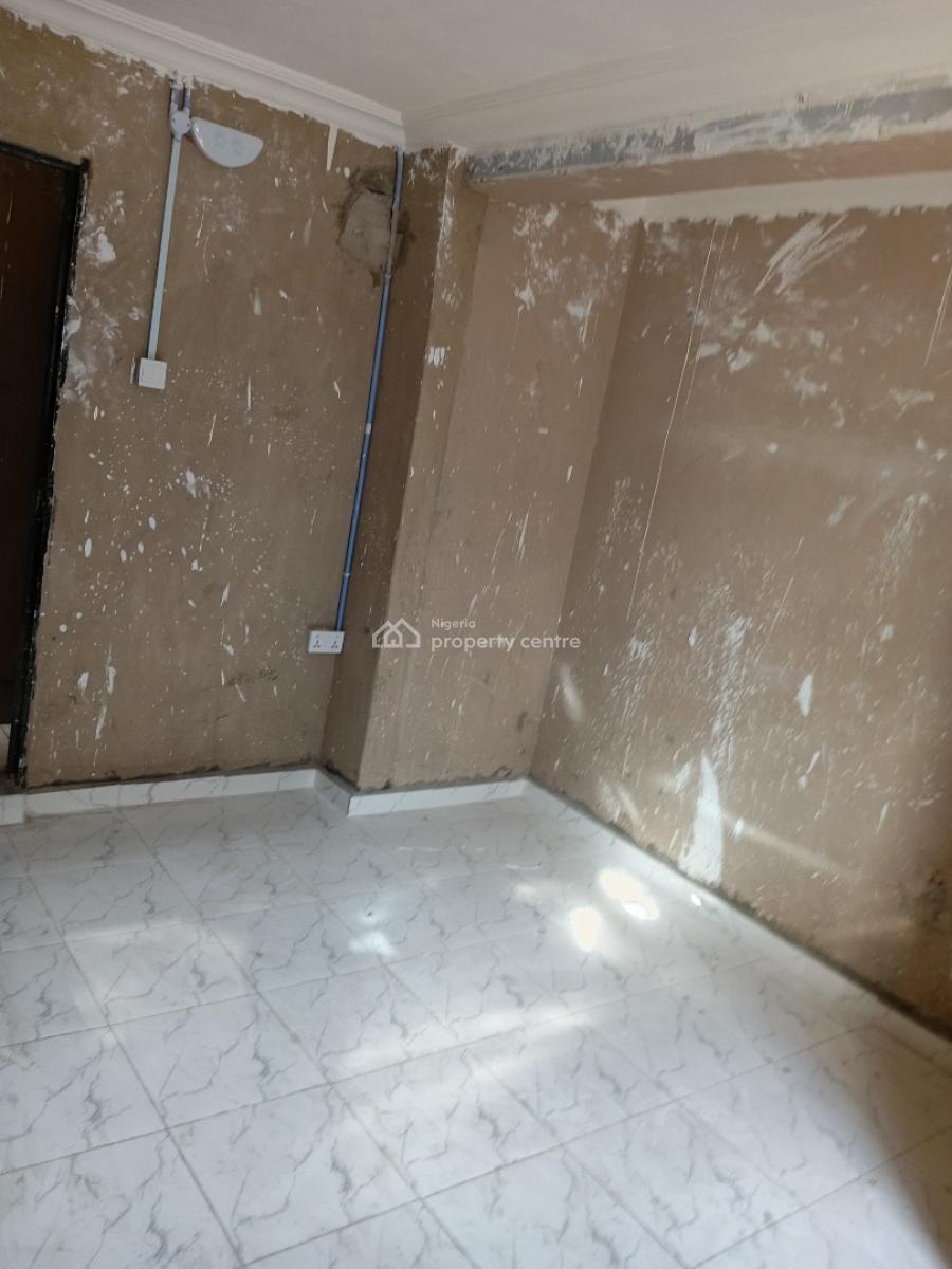 Executive and Spacious 1/2 Bedroom Flat, Off Akobi Crescent, Surulere, Surulere, Lagos, Flat / Apartment for Rent