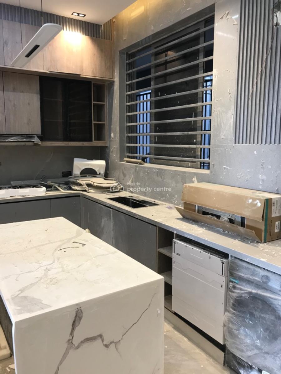 a 3 Bedroom Penthouse at Shonibare Estate, Ikeja., Shonibare Estate, Maryland, Lagos, Flat / Apartment for Sale