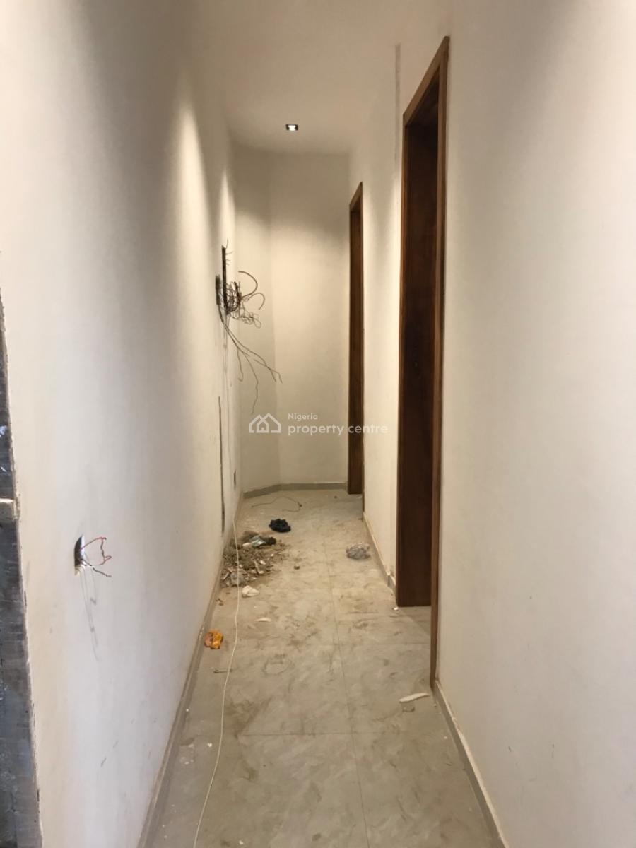 a 3 Bedroom Penthouse at Shonibare Estate, Ikeja., Shonibare Estate, Maryland, Lagos, Flat / Apartment for Sale