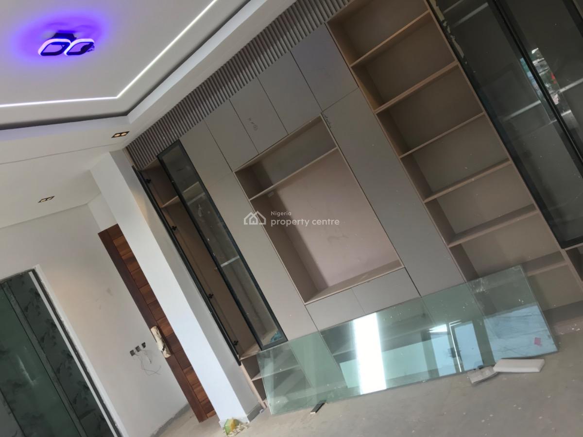 a 3 Bedroom Penthouse at Shonibare Estate, Ikeja., Shonibare Estate, Maryland, Lagos, Flat / Apartment for Sale