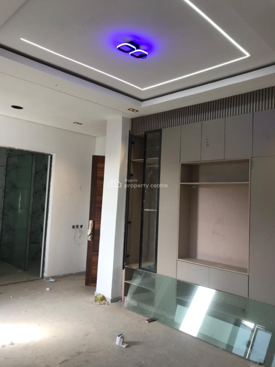 a 3 Bedroom Penthouse at Shonibare Estate, Ikeja., Shonibare Estate, Maryland, Lagos, Flat / Apartment for Sale