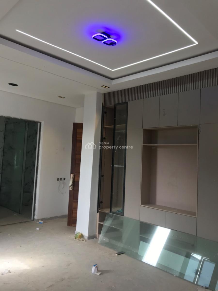 a 3 Bedroom Penthouse at Shonibare Estate, Ikeja., Shonibare Estate, Maryland, Lagos, Flat / Apartment for Sale