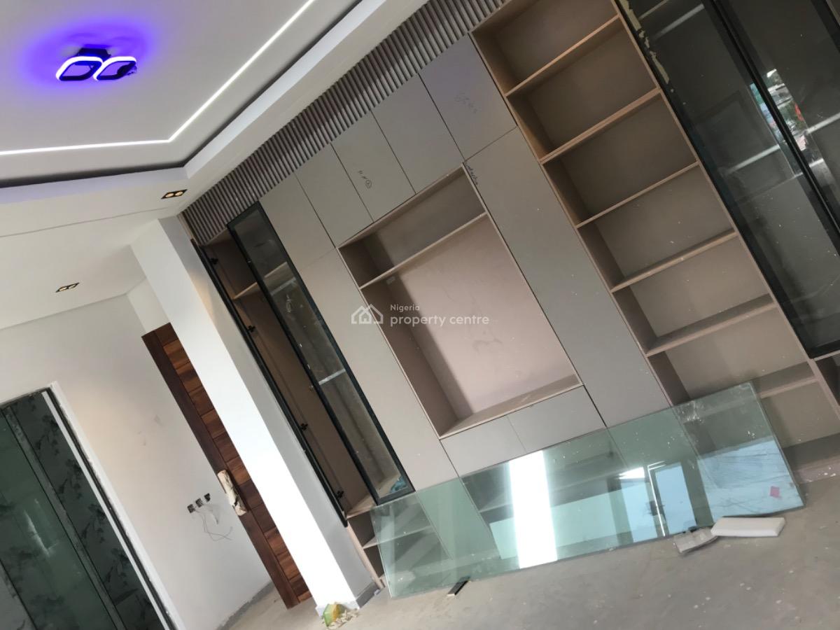 a 3 Bedroom Penthouse at Shonibare Estate, Ikeja., Shonibare Estate, Maryland, Lagos, Flat / Apartment for Sale