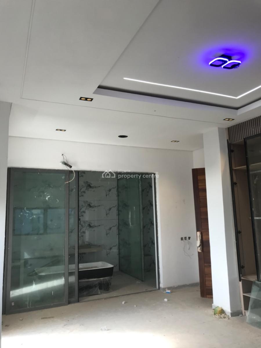 a 3 Bedroom Penthouse at Shonibare Estate, Ikeja., Shonibare Estate, Maryland, Lagos, Flat / Apartment for Sale