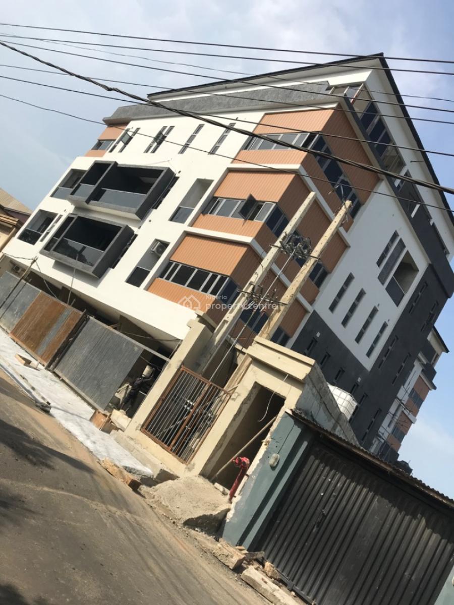 a 3 Bedroom Penthouse at Shonibare Estate, Ikeja., Shonibare Estate, Maryland, Lagos, Flat / Apartment for Sale