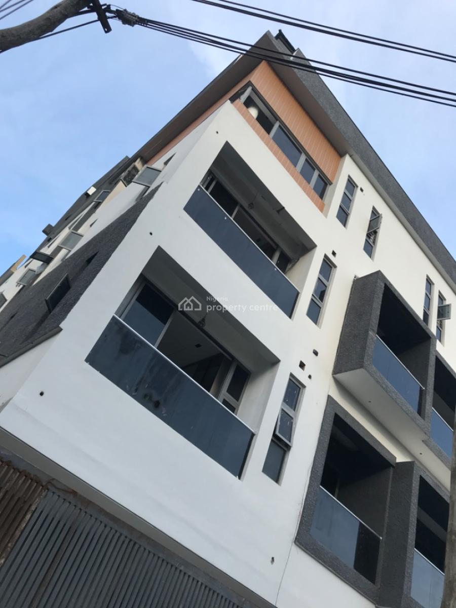 a 3 Bedroom Penthouse at Shonibare Estate, Ikeja., Shonibare Estate, Maryland, Lagos, Flat / Apartment for Sale