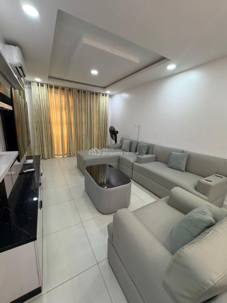 Deluxe 3 Bedroom Apartment with Balcony, Parking Space & Wifi, Proximity to The Airport, Comfortable and Secure Environment, Maryland, Lagos, Flat / Apartment Short Let