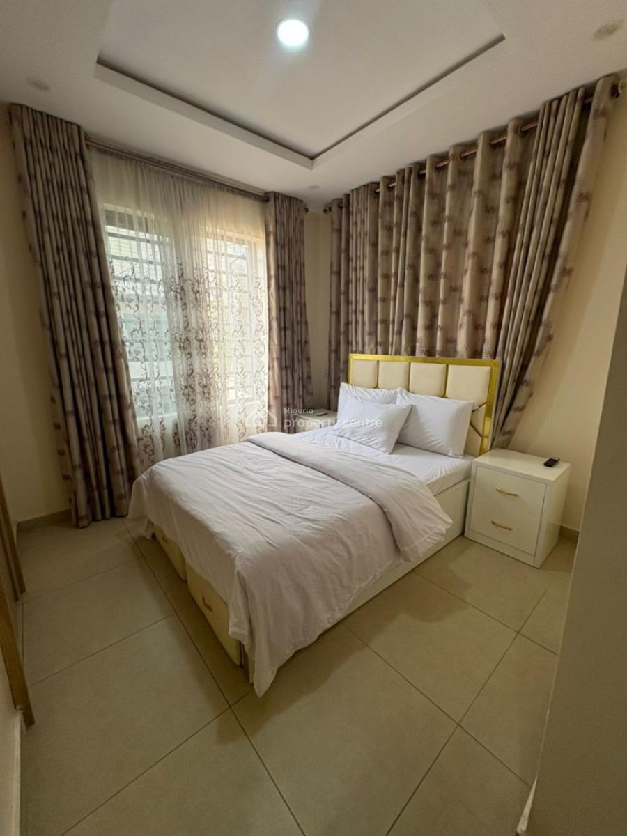 Deluxe 3 Bedroom Apartment with Balcony, Parking Space & Wifi, Proximity to The Airport, Comfortable and Secure Environment, Maryland, Lagos, Flat / Apartment Short Let