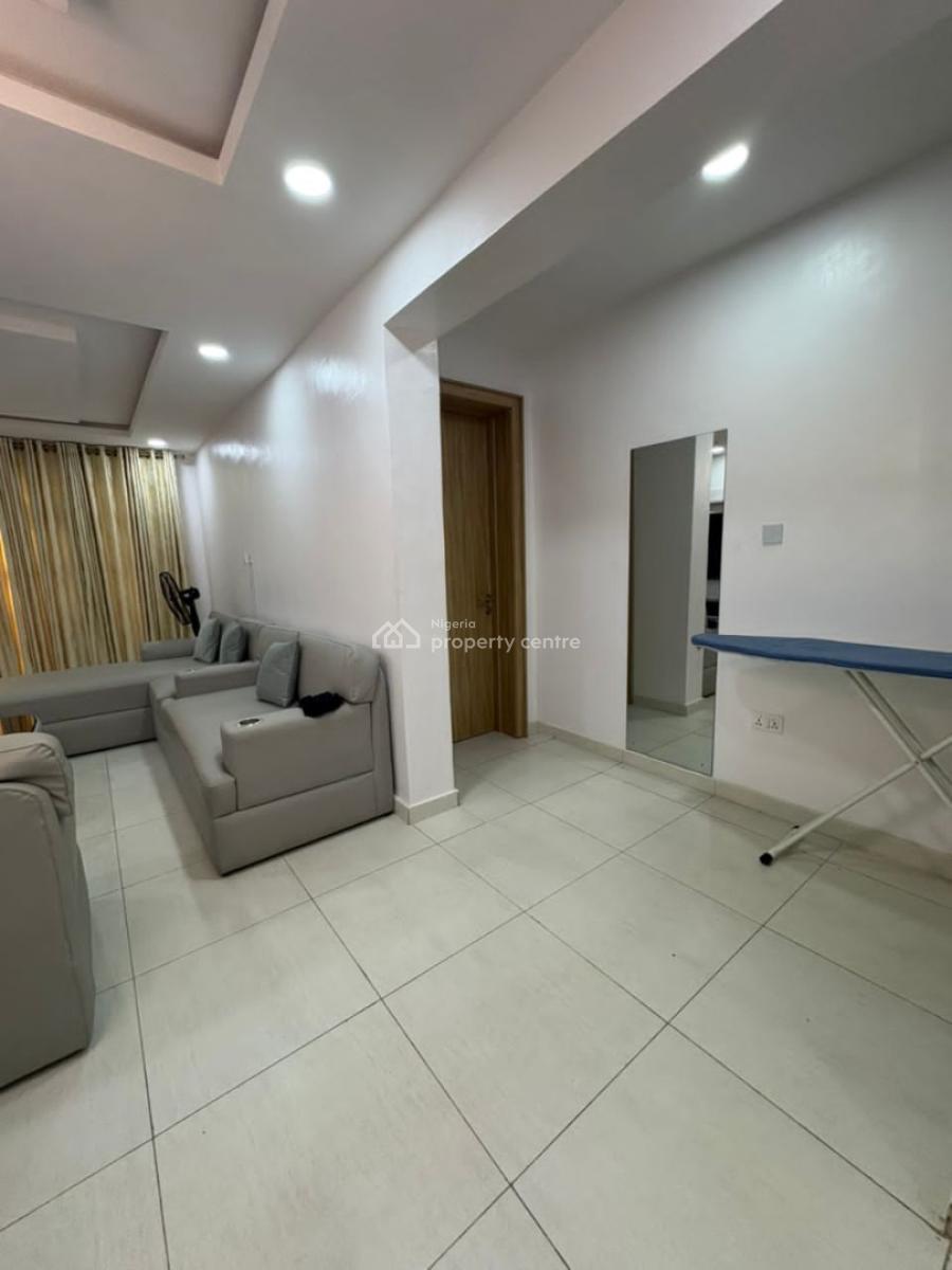 Deluxe 3 Bedroom Apartment with Balcony, Parking Space & Wifi, Proximity to The Airport, Comfortable and Secure Environment, Maryland, Lagos, Flat / Apartment Short Let