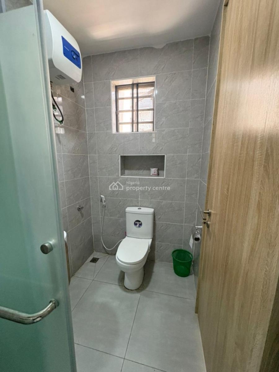 Deluxe 3 Bedroom Apartment with Balcony, Parking Space & Wifi, Proximity to The Airport, Comfortable and Secure Environment, Maryland, Lagos, Flat / Apartment Short Let