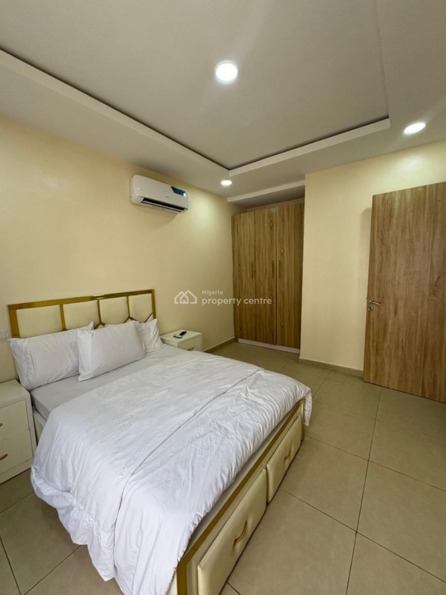 Deluxe 3 Bedroom Apartment with Balcony, Parking Space & Wifi, Proximity to The Airport, Comfortable and Secure Environment, Maryland, Lagos, Flat / Apartment Short Let