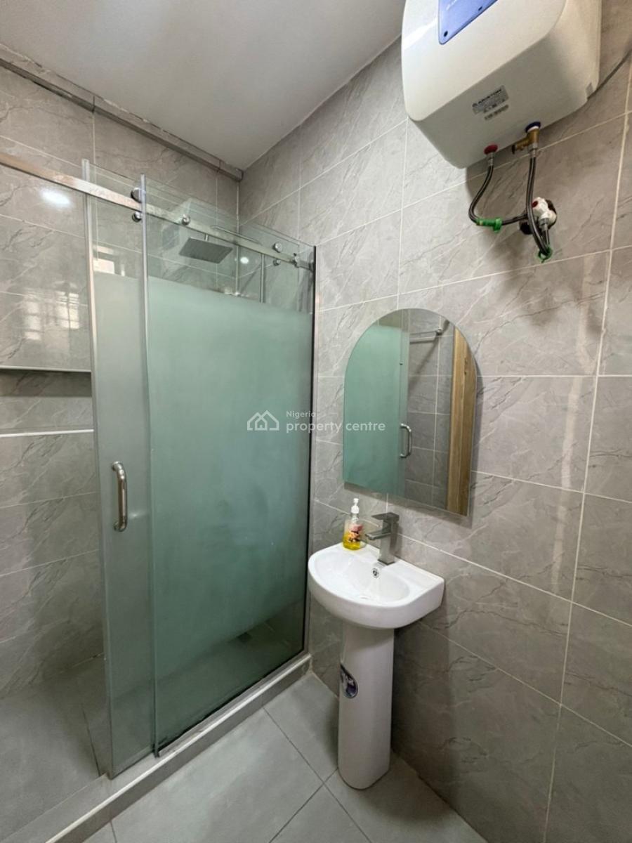 Deluxe 3 Bedroom Apartment with Balcony, Parking Space & Wifi, Proximity to The Airport, Comfortable and Secure Environment, Maryland, Lagos, Flat / Apartment Short Let