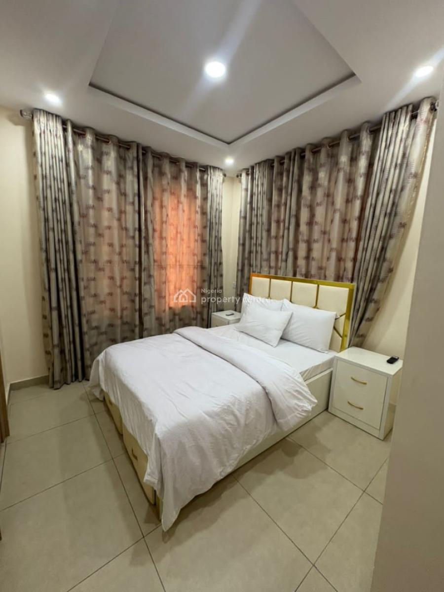 Deluxe 3 Bedroom Apartment with Balcony, Parking Space & Wifi, Proximity to The Airport, Comfortable and Secure Environment, Maryland, Lagos, Flat / Apartment Short Let