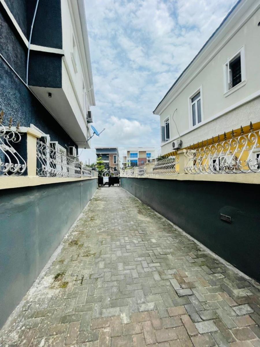 Well Spacious 5 Bedroom Fully Detached Duplex with Bq, Chevron, Lekki, Lagos, Detached Duplex for Sale
