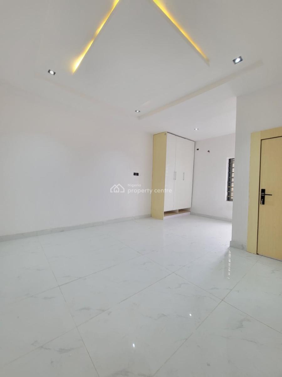 Spacious and Clean 3bedroom Apartment, Orchid Road, Lekki, Lagos, Flat / Apartment for Sale