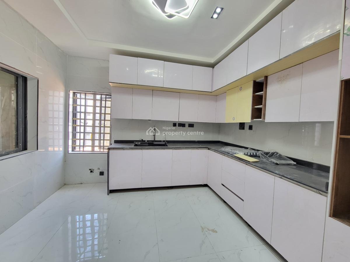 Spacious and Clean 3bedroom Apartment, Orchid Road, Lekki, Lagos, Flat / Apartment for Sale