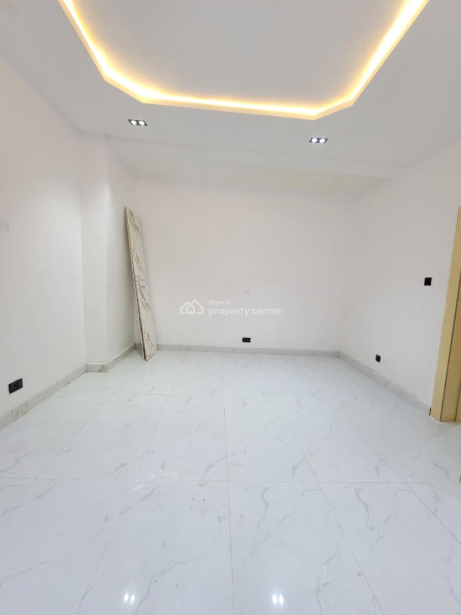 Spacious and Clean 3bedroom Apartment, Orchid Road, Lekki, Lagos, Flat / Apartment for Sale