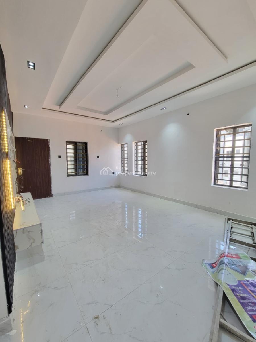 Spacious and Clean 3bedroom Apartment, Orchid Road, Lekki, Lagos, Flat / Apartment for Sale