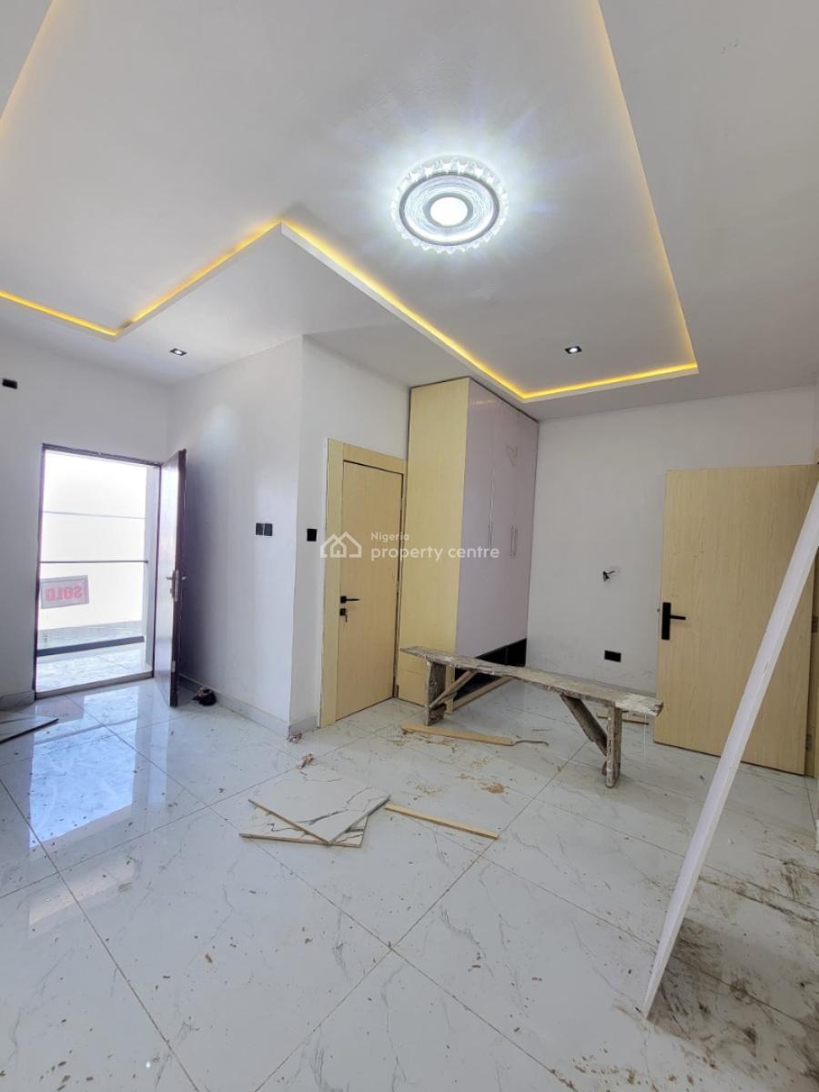 Spacious and Clean 3bedroom Apartment, Orchid Road, Lekki, Lagos, Flat / Apartment for Sale