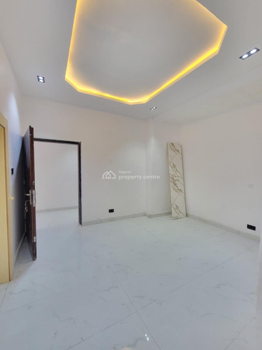 Spacious and Clean 3bedroom Apartment, Orchid Road, Lekki, Lagos, Flat / Apartment for Sale