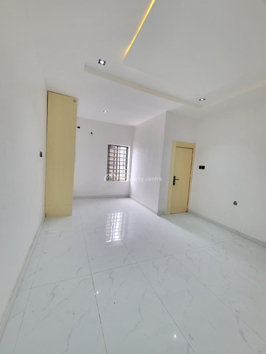 Spacious and Clean 3bedroom Apartment, Orchid Road, Lekki, Lagos, Flat / Apartment for Sale