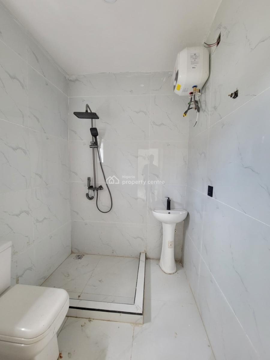 Spacious and Clean 3bedroom Apartment, Orchid Road, Lekki, Lagos, Flat / Apartment for Sale