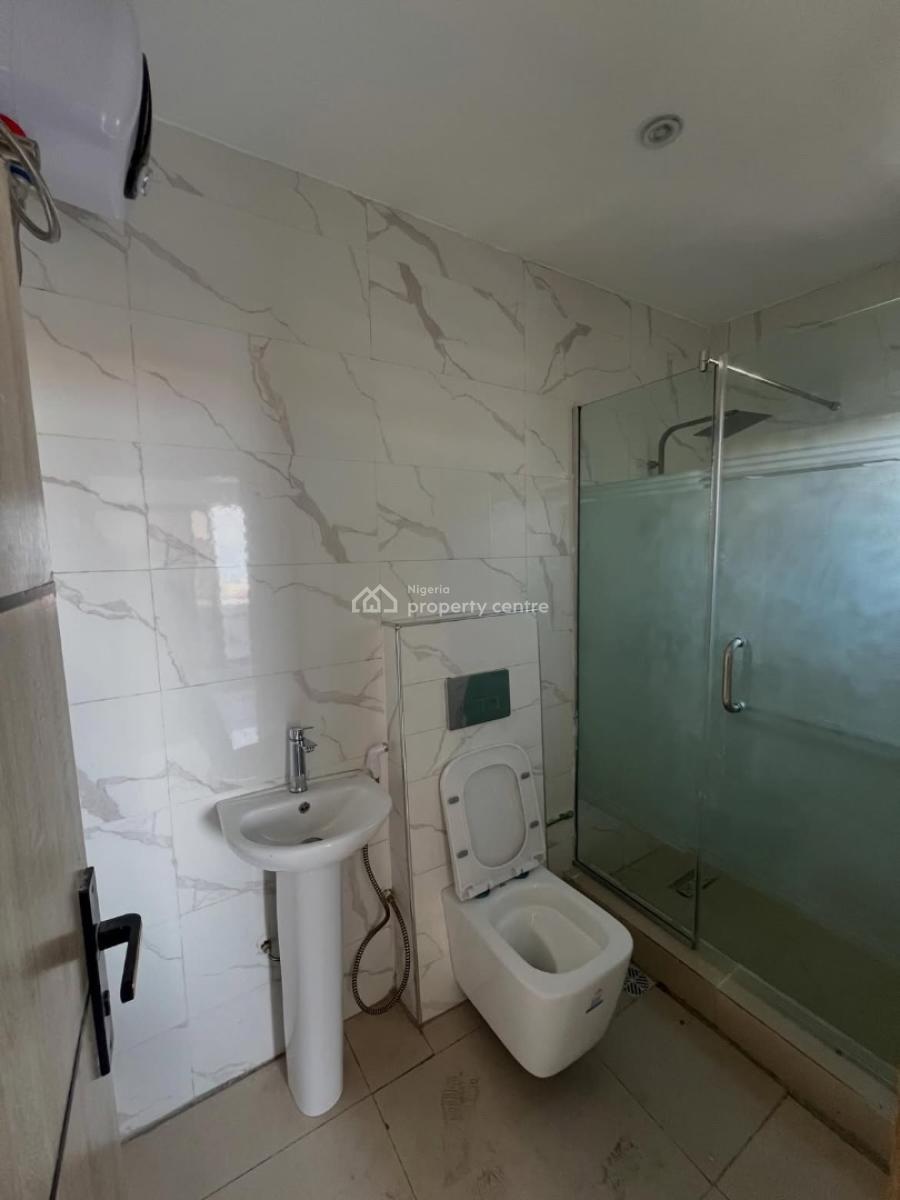 Brand New 3bedroom Penthouse, The Property Located Within an Estate, Ologolo, Lekki, Lagos, Flat / Apartment for Rent