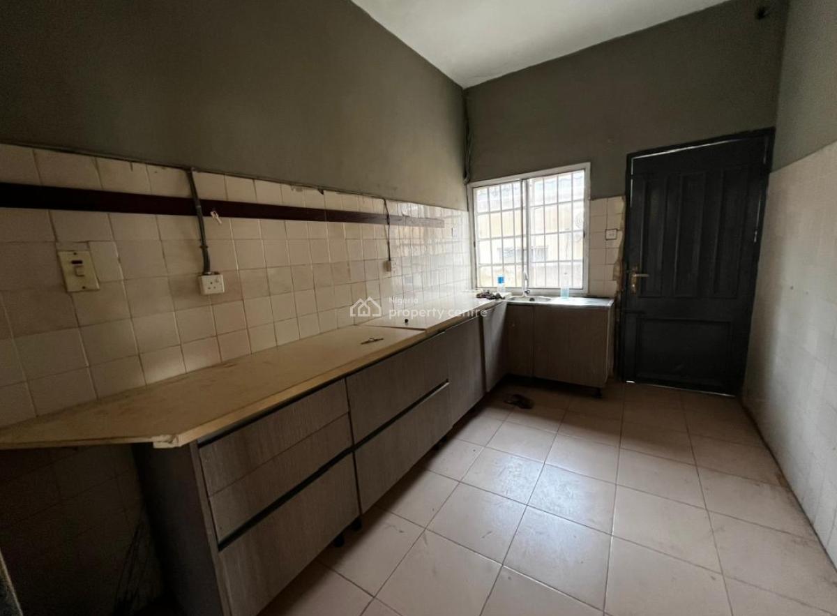 3bed +2bed +mini Flat + Romself (for All Purposes), @ Soluyi Area, Ifako-gbagada,, Soluyi, Gbagada, Lagos, Commercial Property for Sale