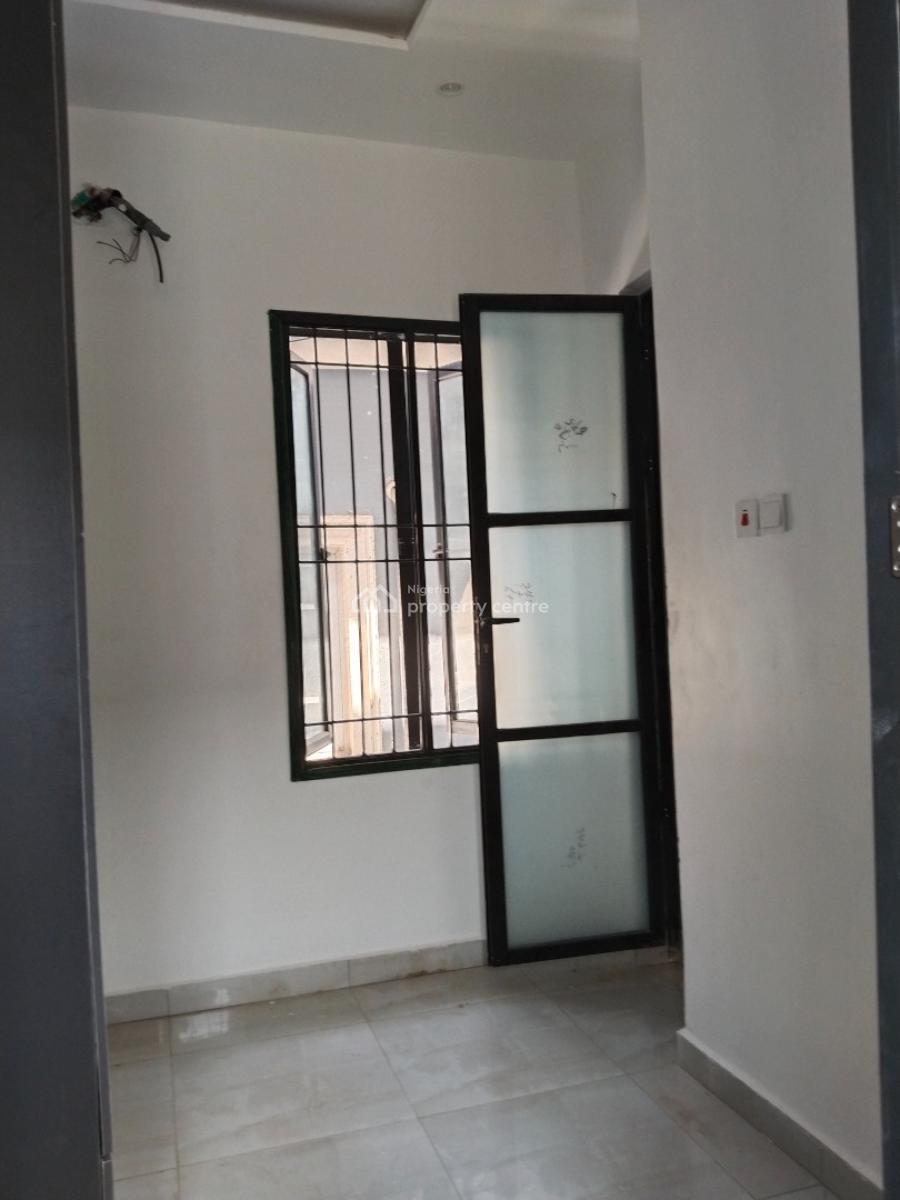 Lovely 2bedroom Flat at Magboro, Private Est Magboro, Magboro, Ogun, Flat / Apartment for Rent