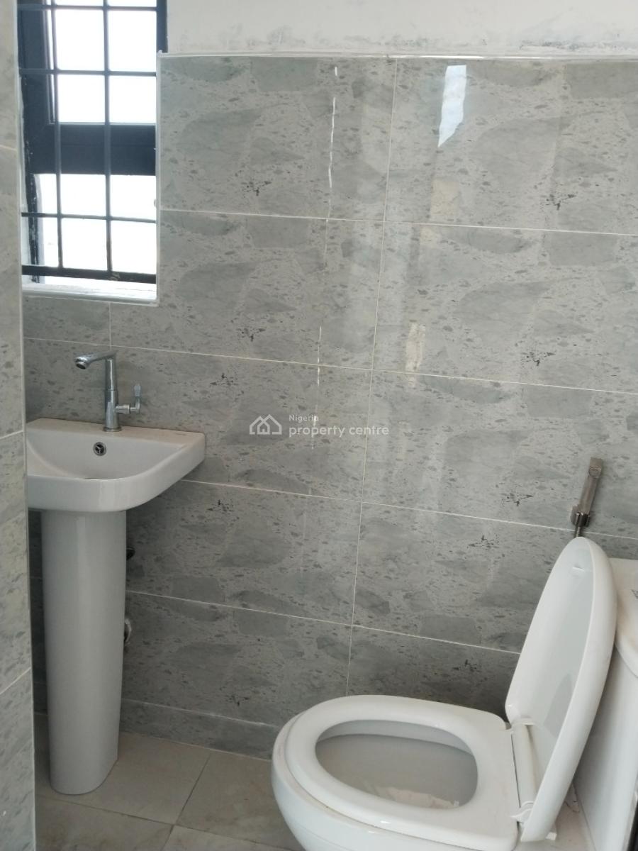 Lovely 2bedroom Flat at Magboro, Private Est Magboro, Magboro, Ogun, Flat / Apartment for Rent