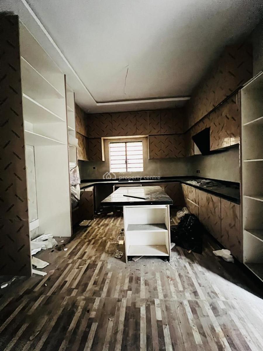 Spacious 4 Bedroom Fully Detached Plus Bq in a Prime Location, Magodo Phase 1, Magodo, Lagos, Detached Duplex for Sale