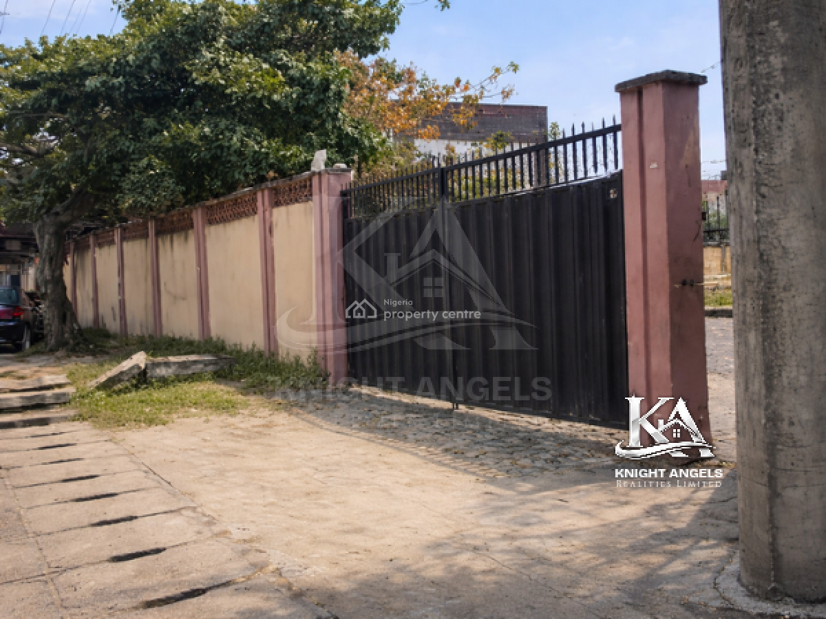 a Highly Strategic 2,000 Sqm Landholding, Admiralty Way, Lekki Phase 1, Lekki, Lagos, Commercial Land for Sale