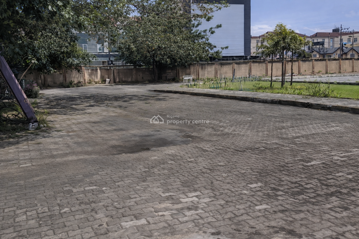 a Highly Strategic 2,000 Sqm Landholding, Admiralty Way, Lekki Phase 1, Lekki, Lagos, Commercial Land for Sale
