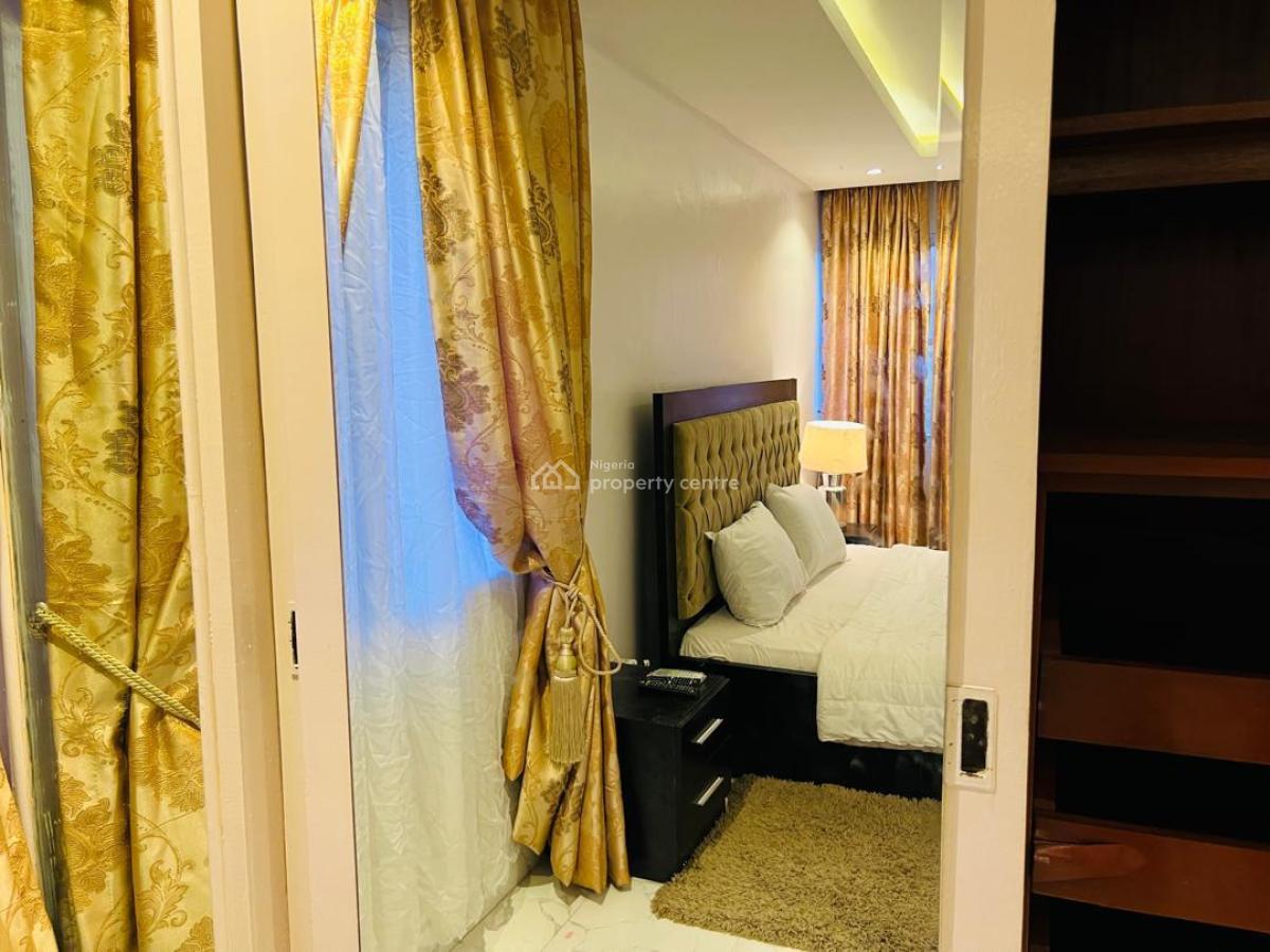 Fully Furnished Large 1 Bedroom Apartment in The Heart of Victoria Is, Victoria Island (vi), Lagos, Flat / Apartment for Rent