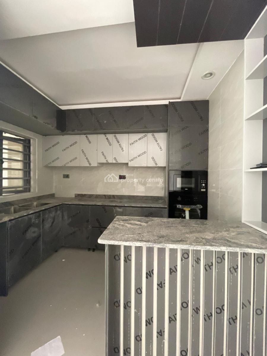 Affordable 2 Bedroom Apartment with Pool Suitable for Investment, Lekki, Lekki Phase 1, Lekki, Lagos, Flat / Apartment for Sale