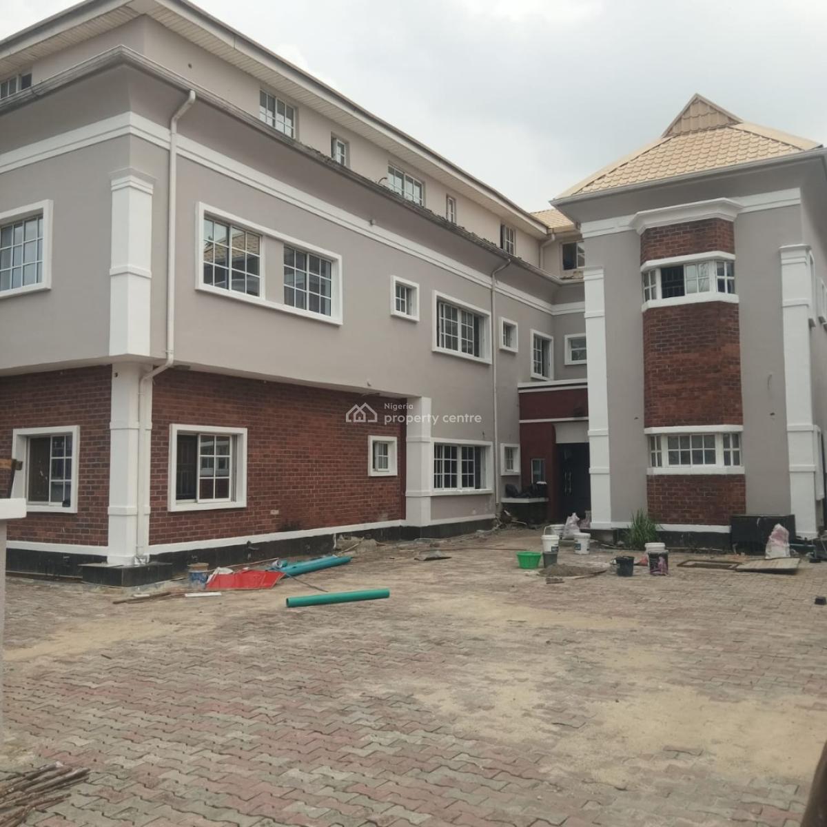 Newly Renovated 3 Bedroom Flat with Bq & Swimming Pool, Lekki Phase 1, Lekki, Lagos, Flat / Apartment for Rent