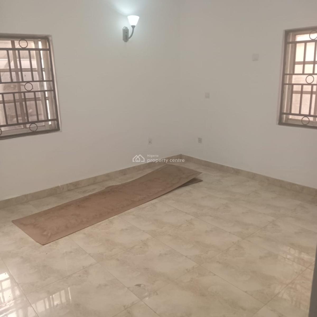 Newly Renovated 3 Bedroom Flat with Bq & Swimming Pool, Lekki Phase 1, Lekki, Lagos, Flat / Apartment for Rent