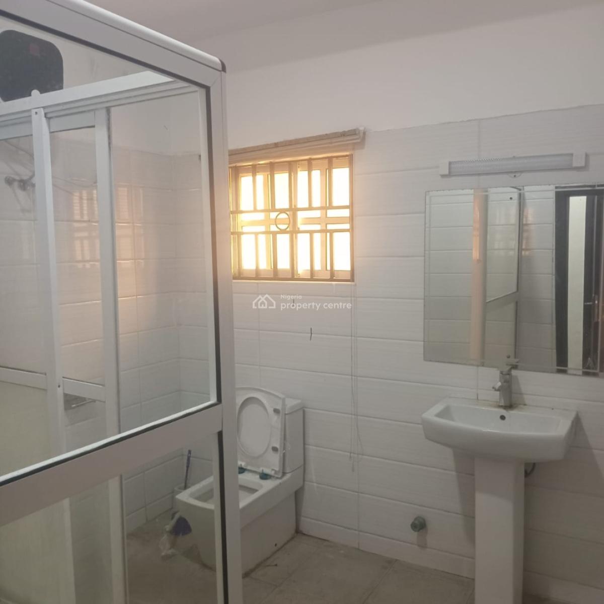 Newly Renovated 3 Bedroom Flat with Bq & Swimming Pool, Lekki Phase 1, Lekki, Lagos, Flat / Apartment for Rent