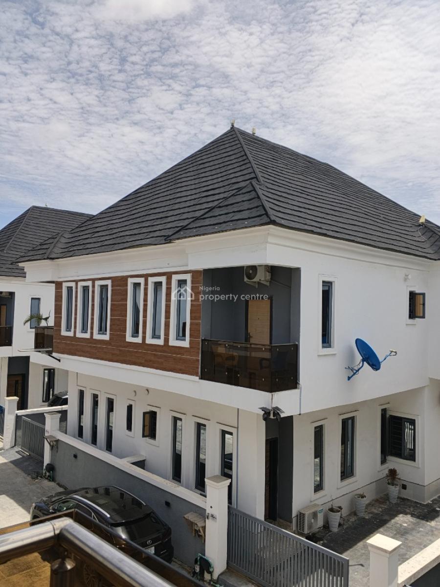 Distress 4bedroom Semi Detached Duplex with Bq, Vgc, Lekki, Lagos, Semi-detached Duplex for Sale