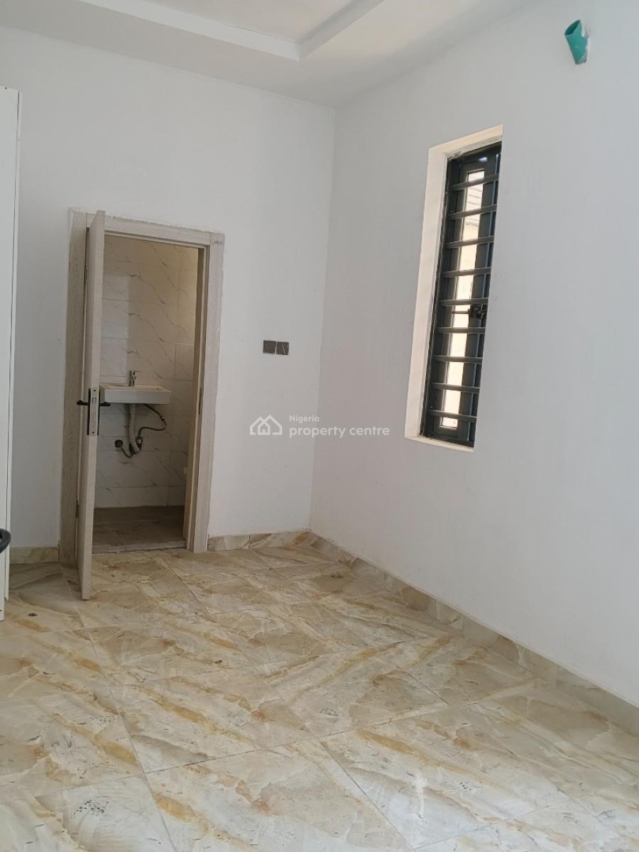 Distress 4bedroom Semi Detached Duplex with Bq, Vgc, Lekki, Lagos, Semi-detached Duplex for Sale