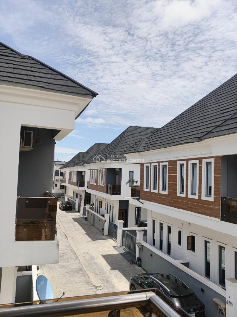 Distress 4bedroom Semi Detached Duplex with Bq, Vgc, Lekki, Lagos, Semi-detached Duplex for Sale
