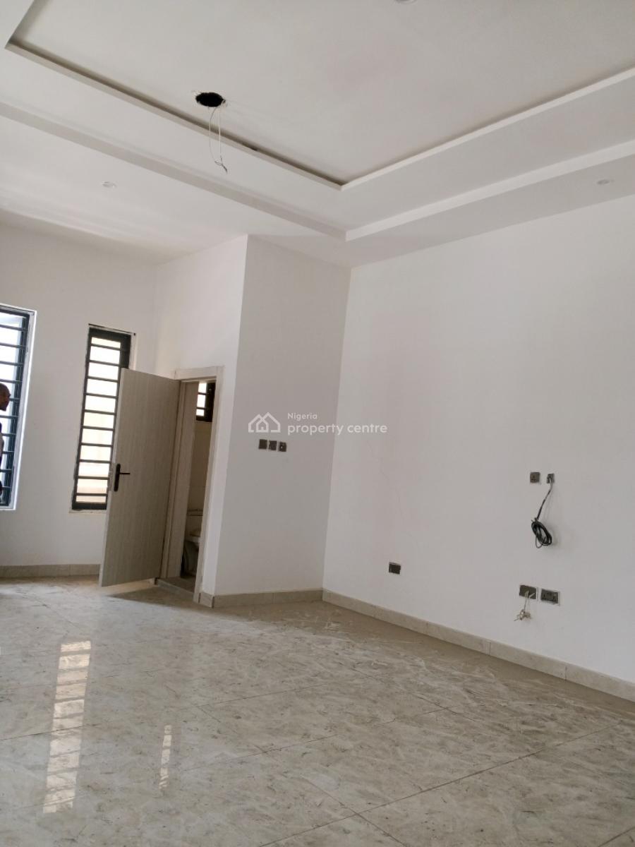 Distress 4bedroom Semi Detached Duplex with Bq, Vgc, Lekki, Lagos, Semi-detached Duplex for Sale