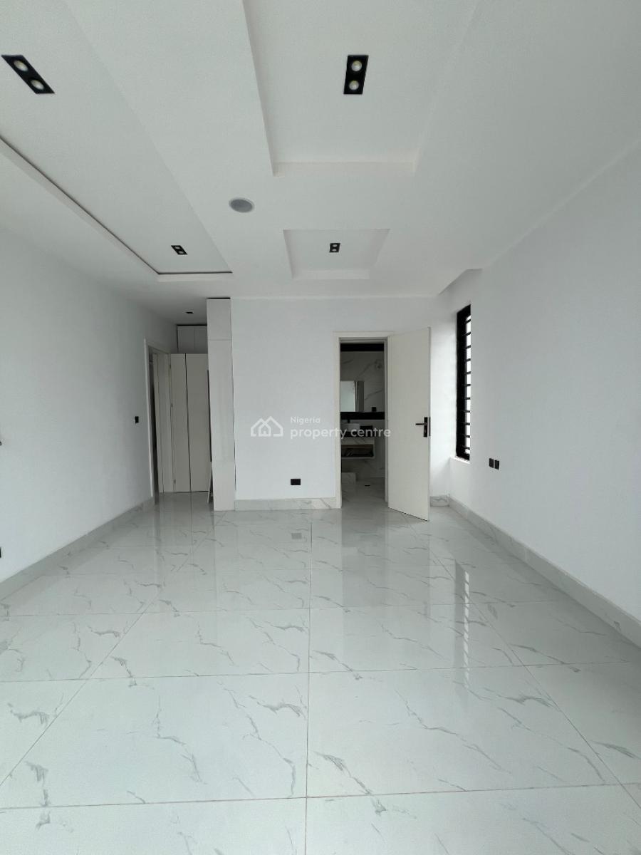 Modern 2 Bedroom Apartment with Pool and Gym ., Lekki Phase 1, Lekki Phase 1, Lekki, Lagos, Flat / Apartment for Sale