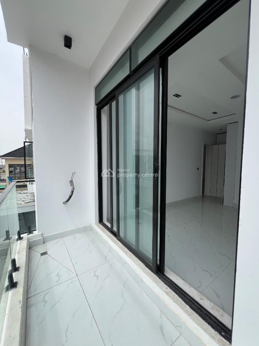 Modern 2 Bedroom Apartment with Pool and Gym ., Lekki Phase 1, Lekki Phase 1, Lekki, Lagos, Flat / Apartment for Sale