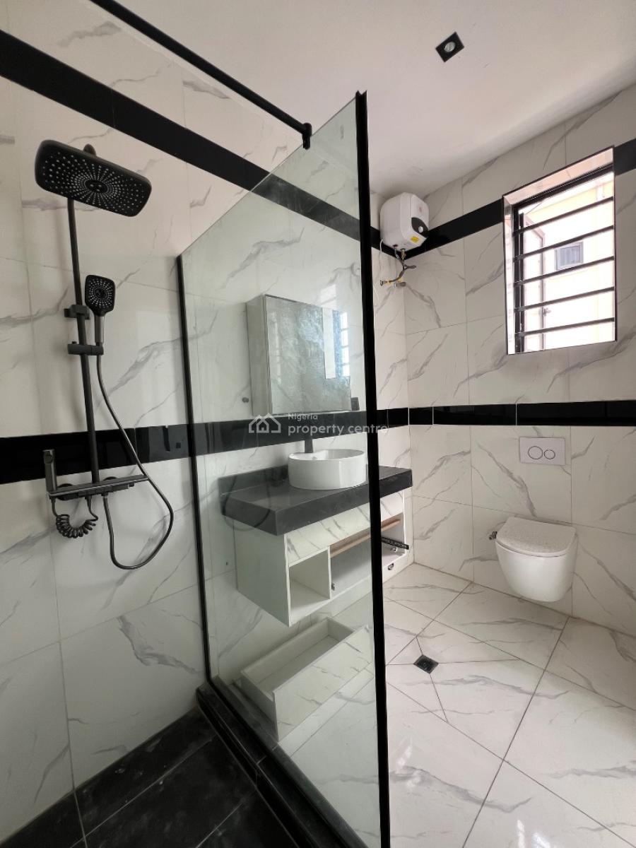 Modern 2 Bedroom Apartment with Pool and Gym ., Lekki Phase 1, Lekki Phase 1, Lekki, Lagos, Flat / Apartment for Sale