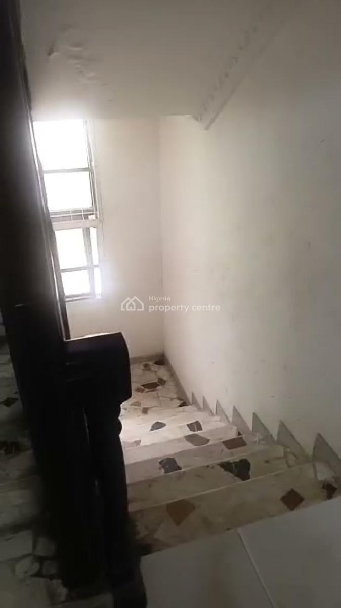 Upstairs Self Contain Off Ligali Ayorinde Victoria Island, Off Legali Ayorinde, Victoria Island (vi), Lagos, Self Contain (single Rooms) for Rent
