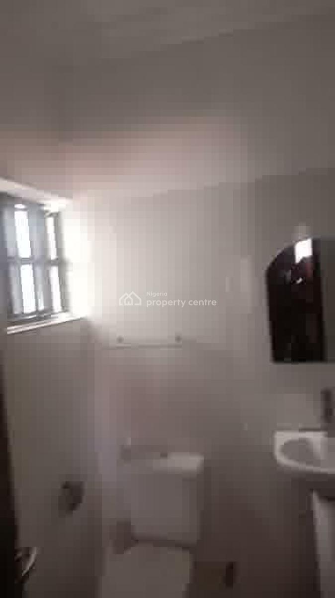 Upstairs Self Contain Off Ligali Ayorinde Victoria Island, Off Legali Ayorinde, Victoria Island (vi), Lagos, Self Contain (single Rooms) for Rent