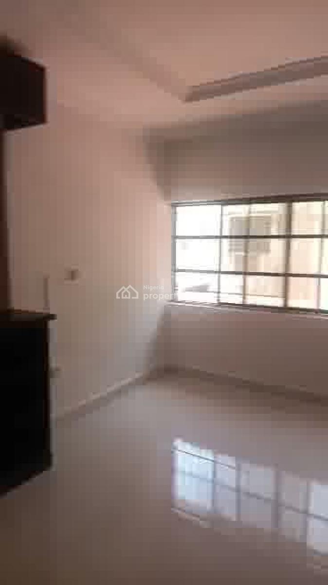 Upstairs Self Contain Off Ligali Ayorinde Victoria Island, Off Legali Ayorinde, Victoria Island (vi), Lagos, Self Contain (single Rooms) for Rent