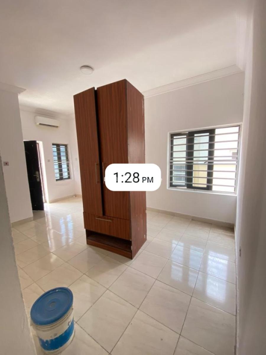 Fully Serviced 2 Bedroom Flat Up Floor, Lekki County, Lekki, Lagos, Flat / Apartment for Rent