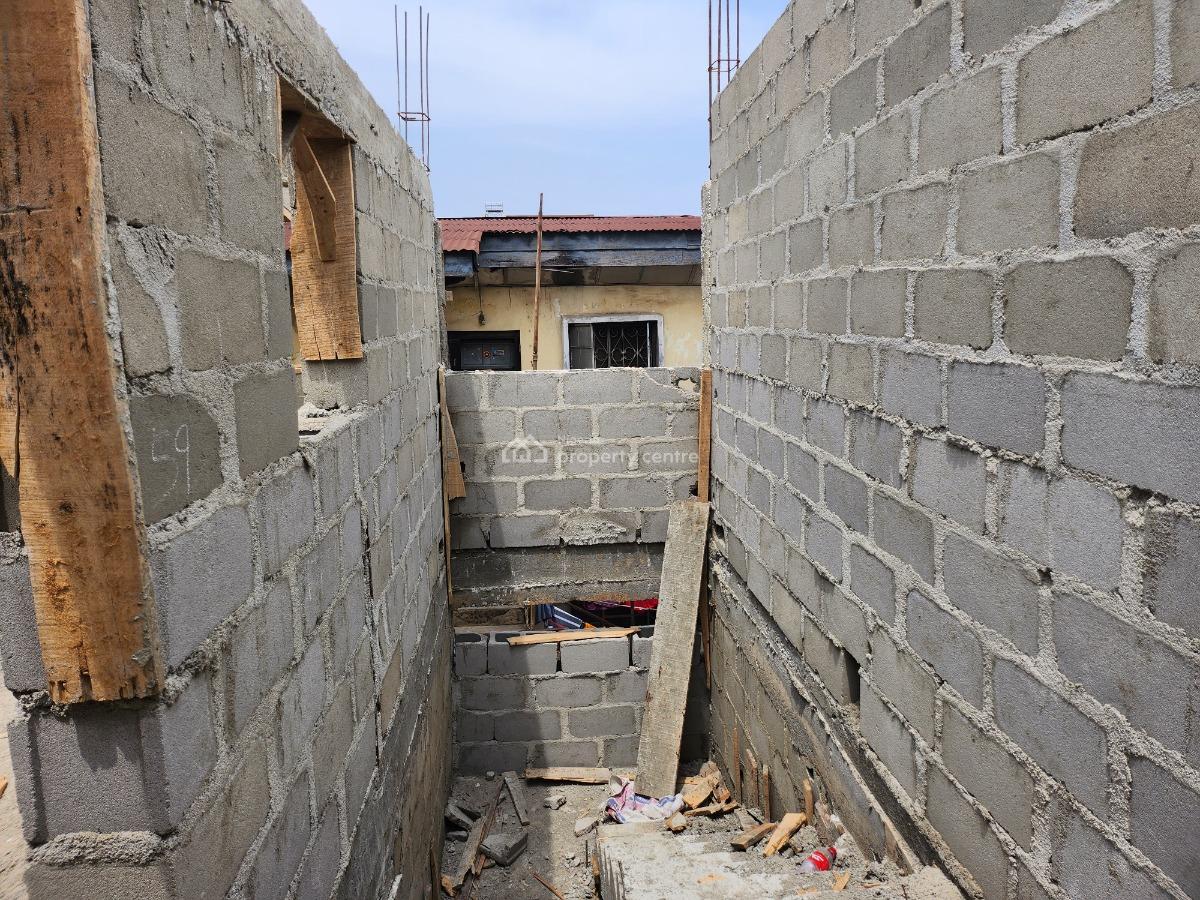 Lease 21years One-bedroom Apartment Mini Flat  ₦20,000,000, Anuoluwapo Street Akoka Yaba., Akoka, Yaba, Lagos, Mini Flat (room and Parlour) for Sale